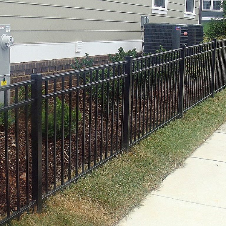 13-Alumi-Guard-Ascot-3-Rail-Flat-Top-Aluminum-Fence-9.jpg