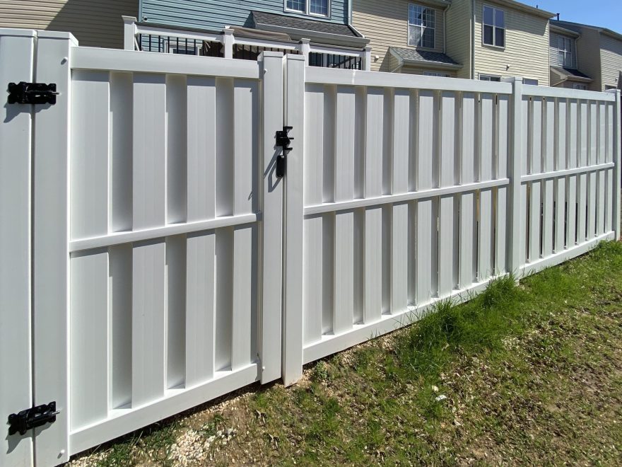 5 White Vinyl Board on Board Privacy Fence with walk gate (1)